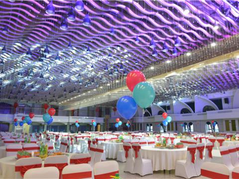 圣诞不“剩单”，，等你来造——利国娱乐国际老牌w66集团团委平安夜举行圣诞狂欢活动